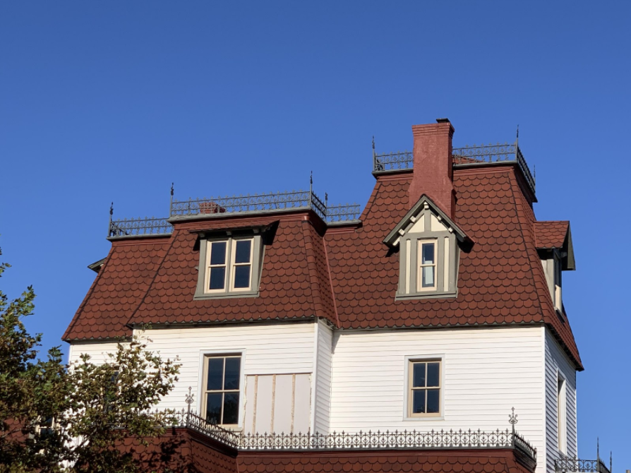 An exterior photo of the The H.H. Richardson House.